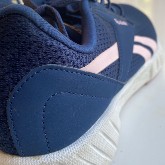 Reebok Sneakers 👟 - Picture 8 of 9